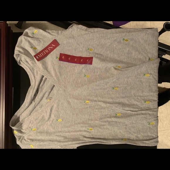Merona XL V-Neck with Pineapples - Picture 1 of 2